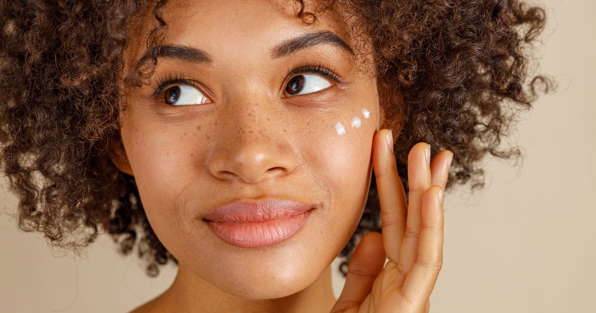 12 лучших солнцезащитных кремов для темной кожи