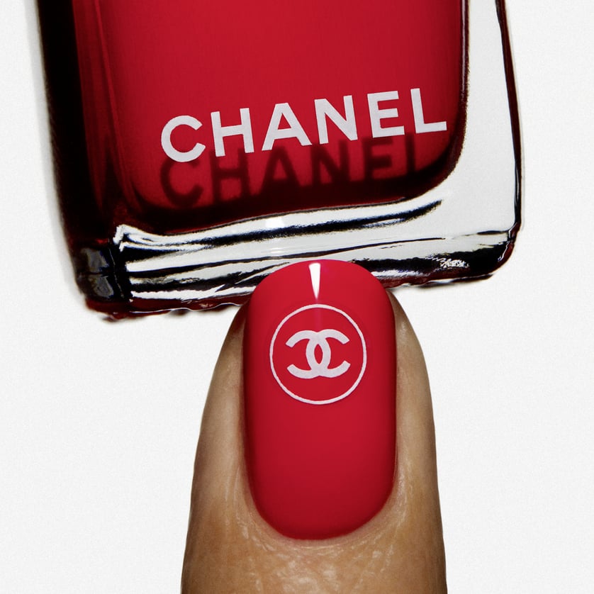 Теперь вы можете получить ногти с логотипом Chanel