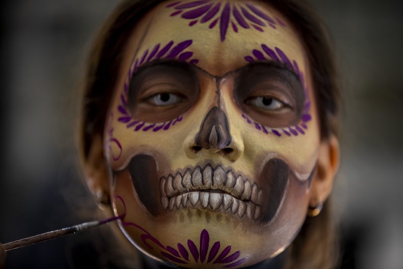 22 октября 2021 г., Мексика, Мехико-Штадт: женщина в макияже Дня мертвых.